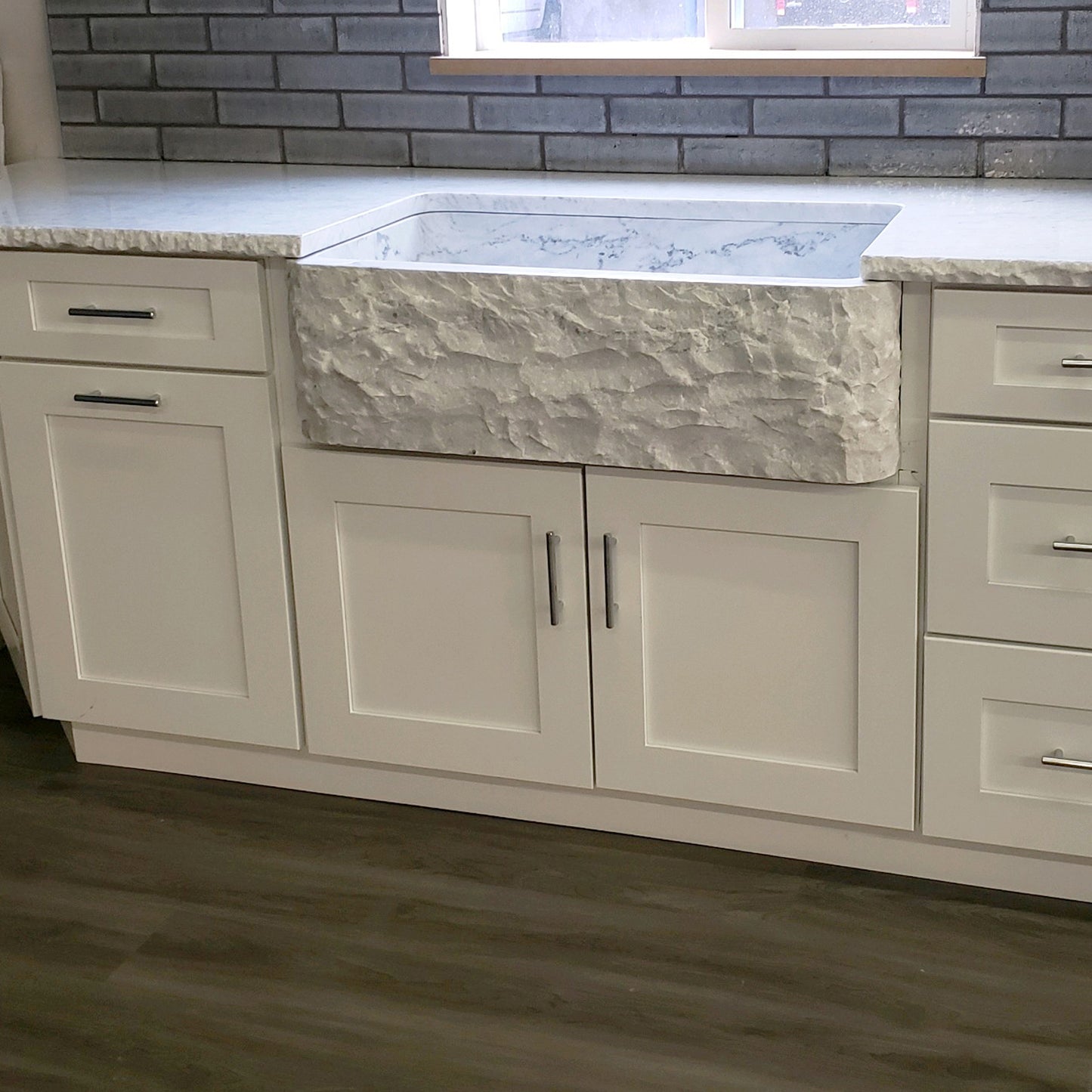 Single Bowl Kitchen Sink in Carrara White Marble with Natural Chiseled Apron - NKS-SBNCW