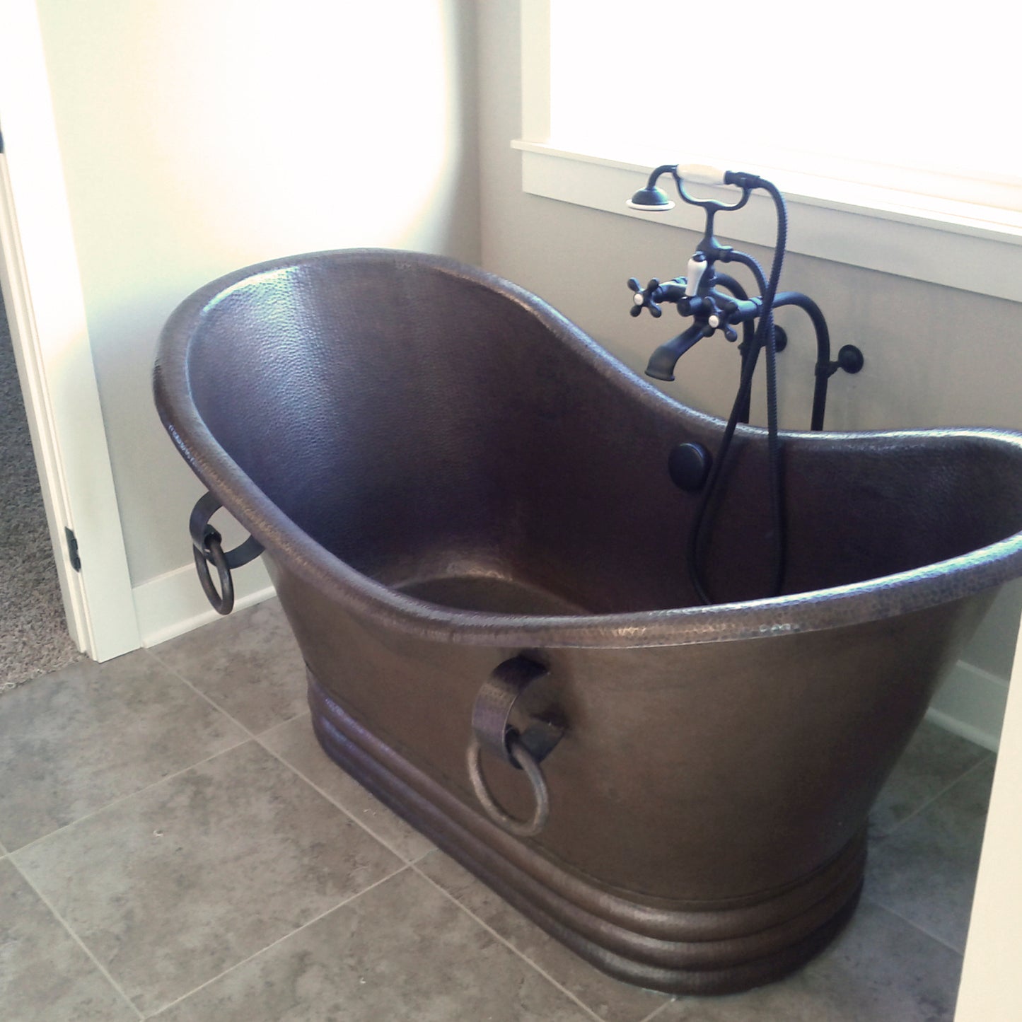 Adamo Freestanding Hammered Copper Bath Tub NBT-ADA series